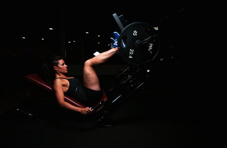 girl-leg-press-sport girl-leg-press-sport